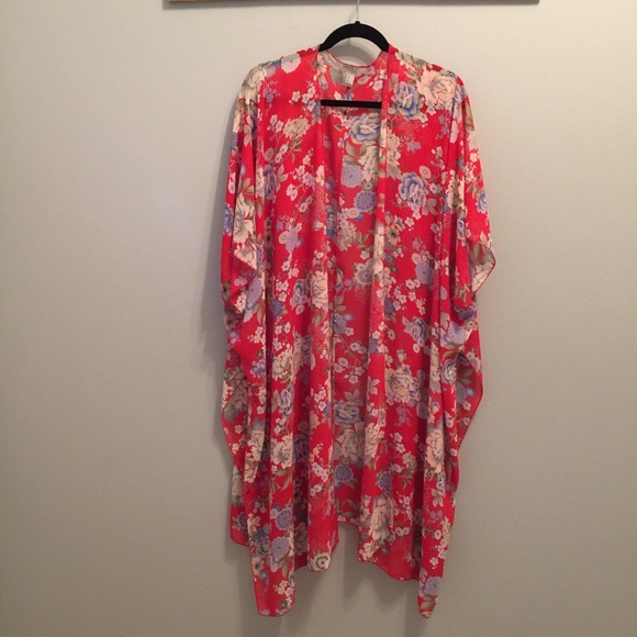 Forever 21 Tops - Beautiful Floral Kimono.